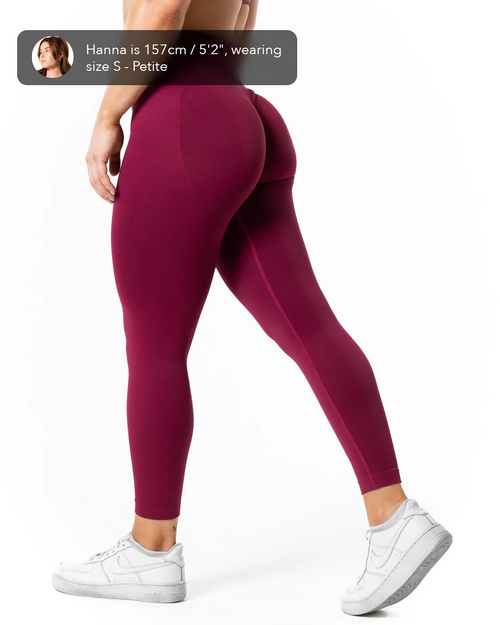 Aura Seamless Scrunch Tights - Cherry