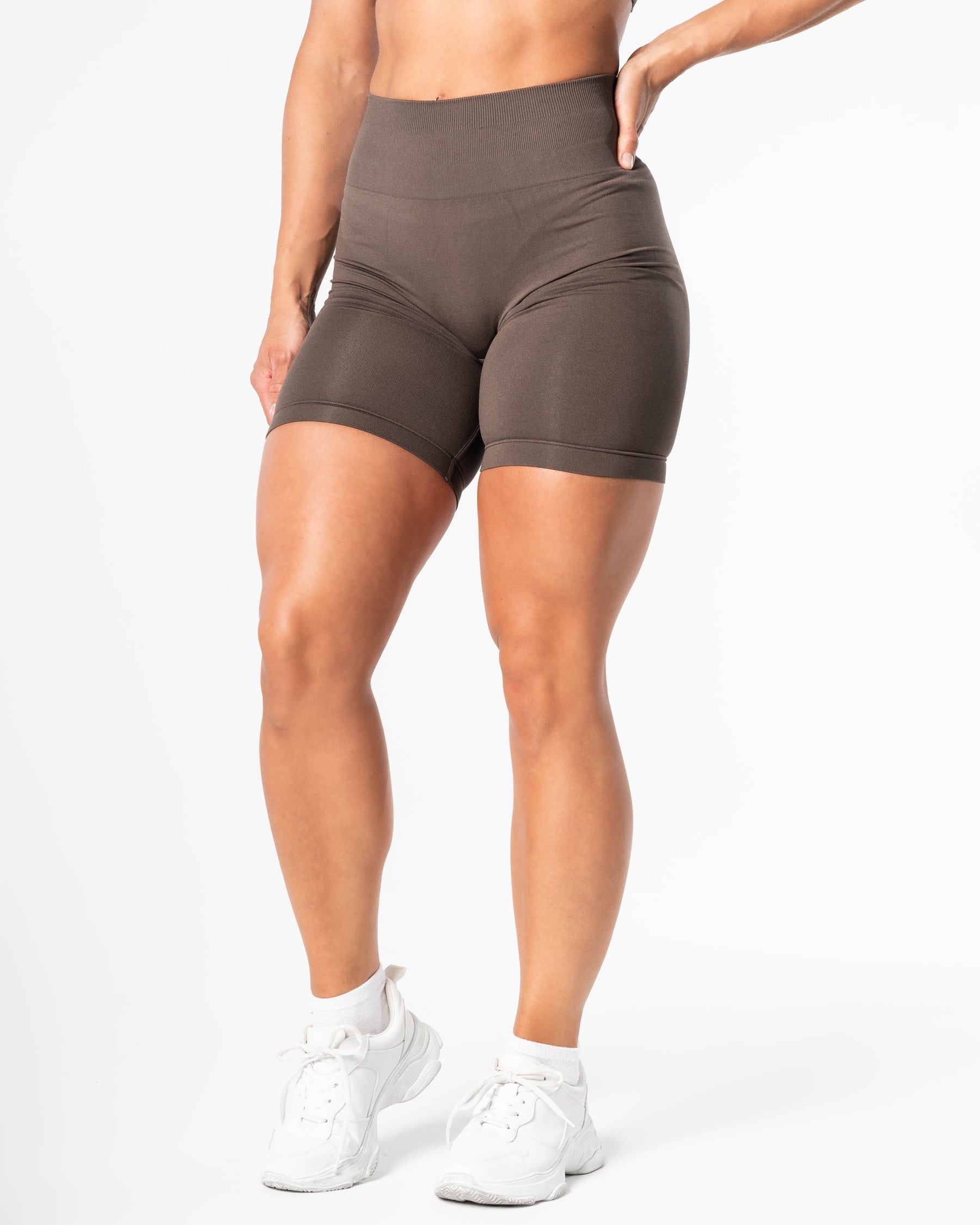 Prime Scrunch Shorts - Brown - RELODE