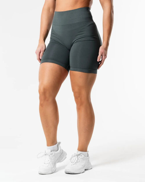 Prime Scrunch Shorts 7.5" - Dusty Green