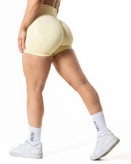 Aura Seamless Scrunch Shorts - Yellow