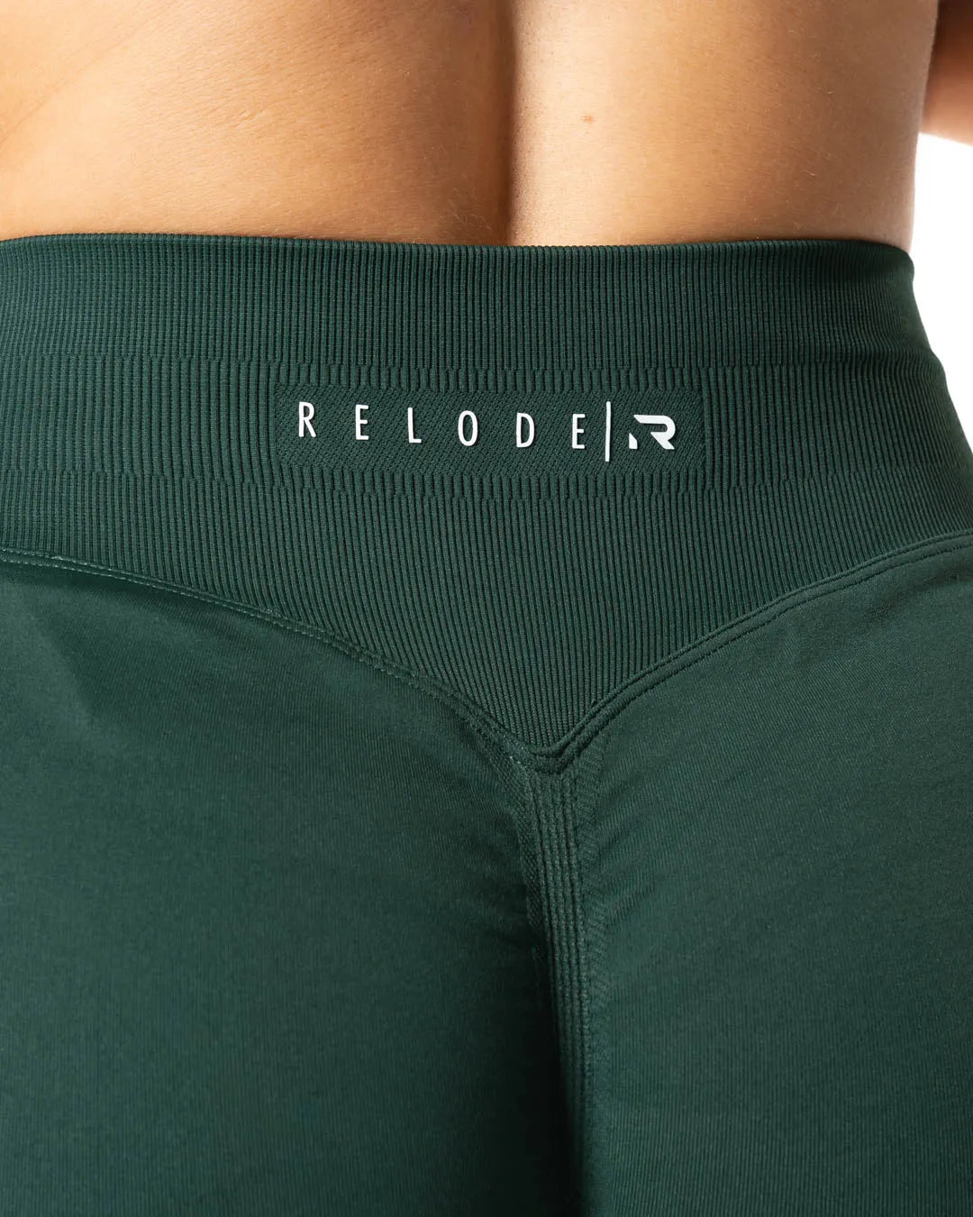 Aura Seamless Scrunch Shorts - Pine Green