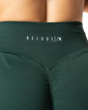 Aura Seamless Scrunch Shorts - Pine Green