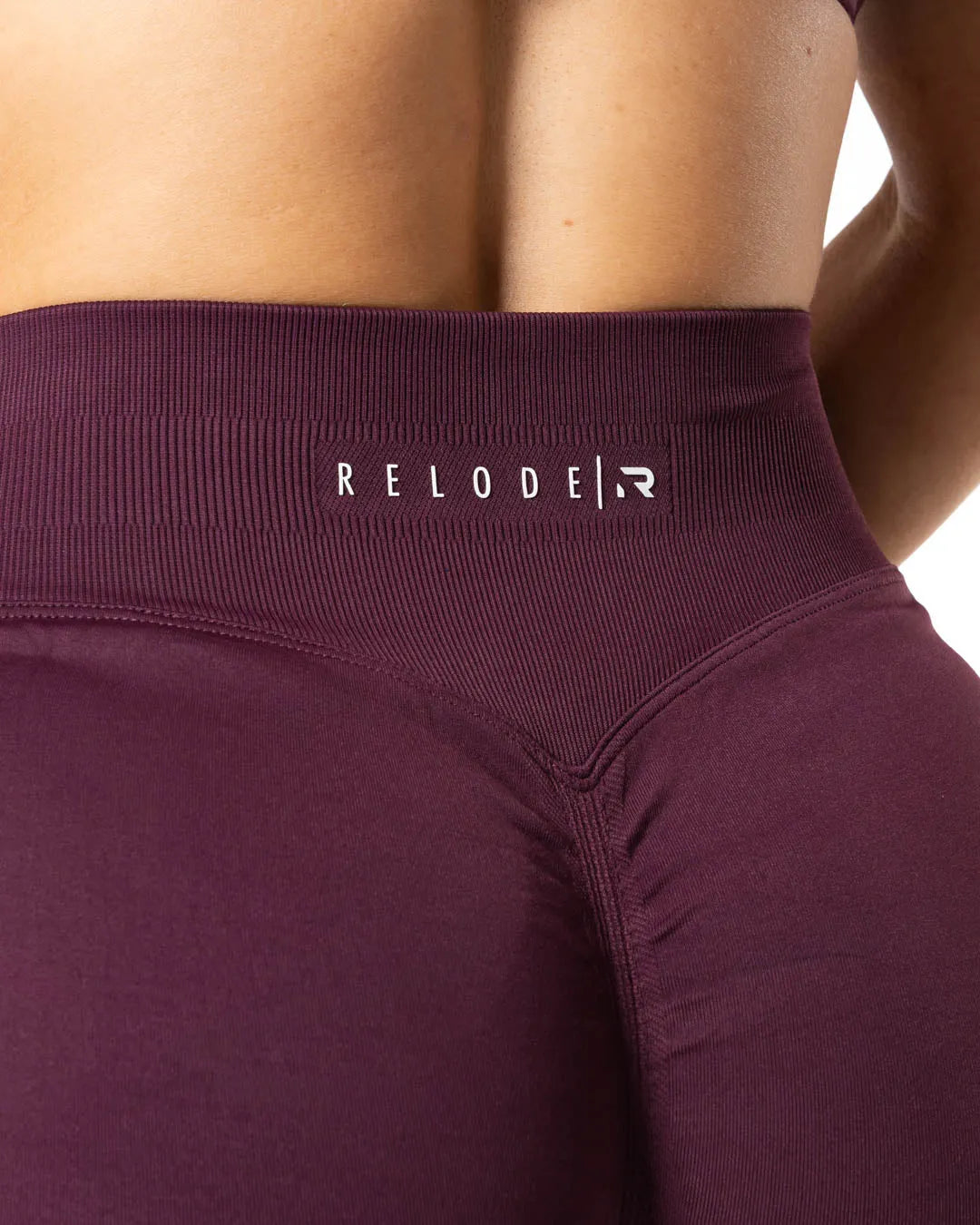 Aura Seamless Scrunch Shorts - Fig Red