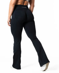 Aura Seamless Scrunch Flared leggings - Black