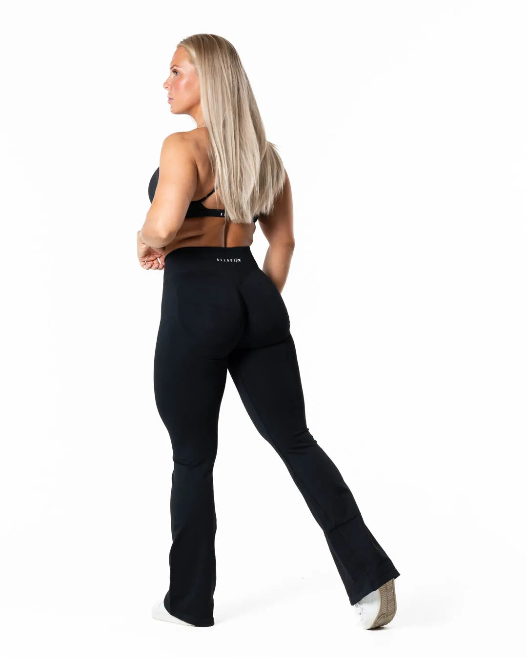 Aura Seamless Scrunch Flared leggings - Black