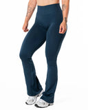 Hybrid Seamless Scrunch Flared Leggings - Dark Navy