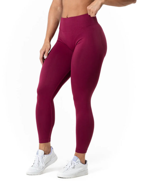 Aura Seamless Scrunch Tights - Cherry